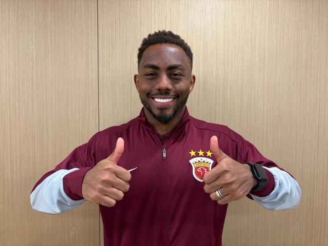 黄金甲体育-加布里埃尔合同+2回归海港 赶上亚冠报名或穿11号